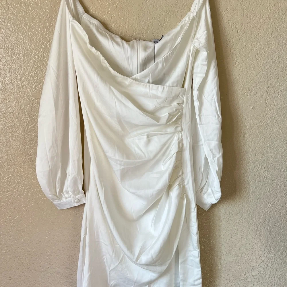 FASHIONOVA WHITE DRESS - Picture 6 of 7